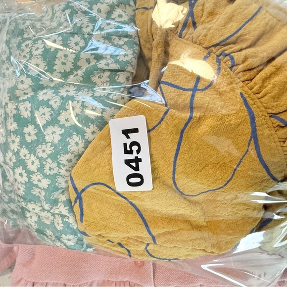 JELLY MALLOW Heart crush | floral print dress, likely from the brand Cuby & Mom - Picture 3 of 11